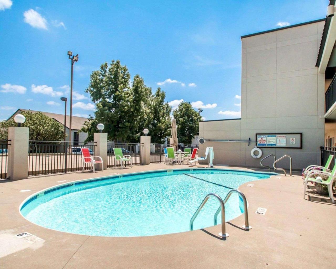 Quality Inn Us65 & E Battlefield Rd Springfield Eksteriør billede